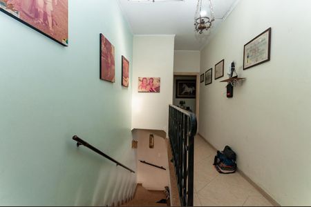 Casa à venda com 120m², 4 quartos e 2 vagas Casa à venda com 120m², 4 quartos e 2 vagasCorredor