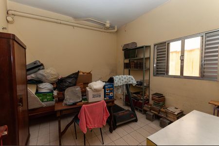 Casa à venda com 120m², 4 quartos e 2 vagas Casa à venda com 120m², 4 quartos e 2 vagasQuarto da área de Serviço