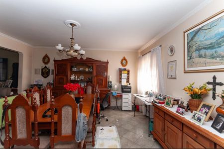 Casa à venda com 120m², 4 quartos e 2 vagas Casa à venda com 120m², 4 quartos e 2 vagasSala