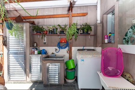 Casa à venda com 120m², 4 quartos e 2 vagas Casa à venda com 120m², 4 quartos e 2 vagasÁrea de Serviço