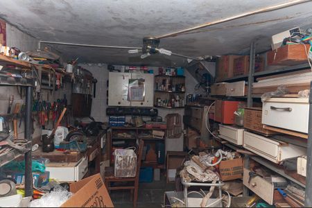 Casa à venda com 120m², 4 quartos e 2 vagas Casa à venda com 120m², 4 quartos e 2 vagasPorão da garagem