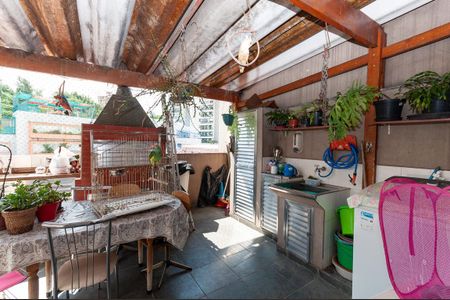 Casa à venda com 120m², 4 quartos e 2 vagas Casa à venda com 120m², 4 quartos e 2 vagasÁrea de Serviço