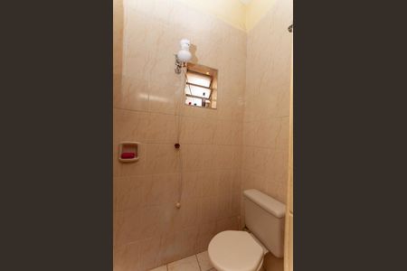 Casa à venda com 120m², 4 quartos e 2 vagas Casa à venda com 120m², 4 quartos e 2 vagasBanheiro da área de Serviço