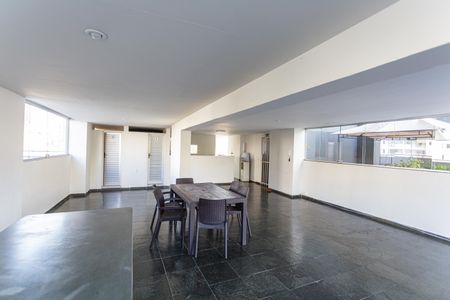 Apartamento à venda com 103m², 2 quartos e 1 vaga Apartamento à venda com 103m², 2 quartos e 1 vagaÁrea comum - Salão de festas