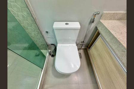 Casa de condomínio à venda com 320m², 4 quartos e 3 vagasBanheiro da Suíte Master