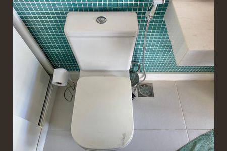 Casa de condomínio à venda com 320m², 4 quartos e 3 vagasÁrea externa - Lavabo