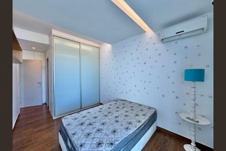 Casa de condomínio à venda com 320m², 4 quartos e 3 vagasSuíte 2