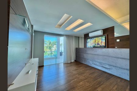 Casa de condomínio à venda com 320m², 4 quartos e 3 vagasSuíte 1 Master