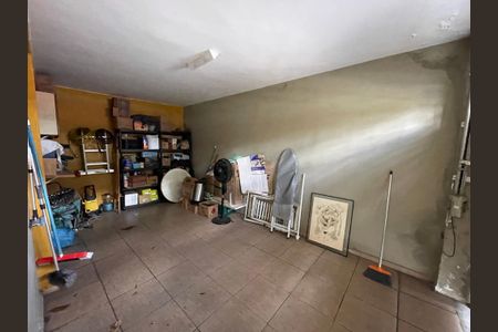 Casa à venda com 230m², 5 quartos e 3 vagas Casa à venda com 230m², 5 quartos e 3 vagasGaragem
