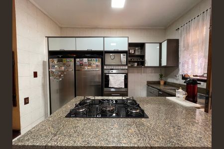 Casa à venda com 230m², 5 quartos e 3 vagas Casa à venda com 230m², 5 quartos e 3 vagasCozinha
