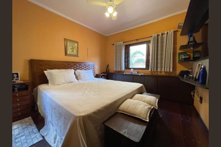 Casa à venda com 230m², 5 quartos e 3 vagas Casa à venda com 230m², 5 quartos e 3 vagasQuarto 5