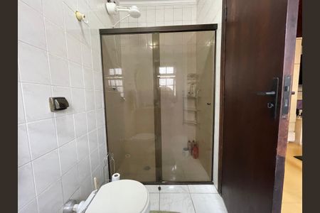 Casa à venda com 230m², 5 quartos e 3 vagas Casa à venda com 230m², 5 quartos e 3 vagasBanheiro