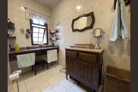 Casa à venda com 230m², 5 quartos e 3 vagas Casa à venda com 230m², 5 quartos e 3 vagasBanheiro 2