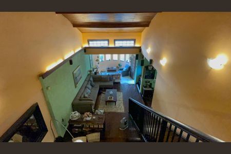 Casa à venda com 230m², 5 quartos e 3 vagas Casa à venda com 230m², 5 quartos e 3 vagasSala