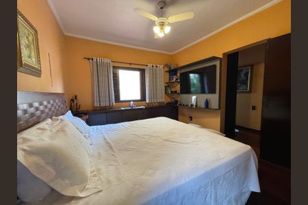 Casa à venda com 230m², 5 quartos e 3 vagas Casa à venda com 230m², 5 quartos e 3 vagasQuarto 5