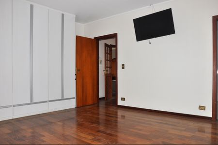 Casa à venda com 243m², 2 quartos e 2 vagas Casa à venda com 243m², 2 quartos e 2 vagasQuarto 01 com Suíte