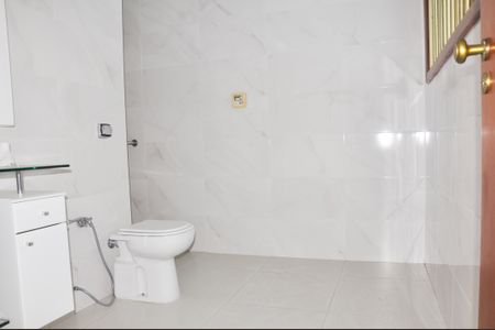 Casa à venda com 243m², 2 quartos e 2 vagas Casa à venda com 243m², 2 quartos e 2 vagas Suíte