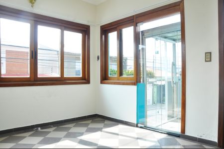 Casa à venda com 243m², 2 quartos e 2 vagas Casa à venda com 243m², 2 quartos e 2 vagas Varanda da Sala