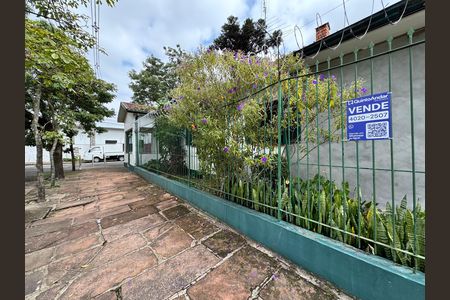 Casa à venda com 130m², 3 quartos e 1 vaga Casa à venda com 130m², 3 quartos e 1 vagaFachada + Placa