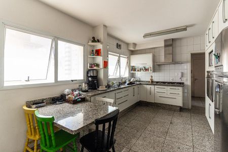 Apartamento à venda com 240m², 3 quartos e 4 vagasCozinha
