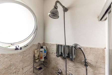 Apartamento à venda com 240m², 3 quartos e 4 vagasBanheiro da Suíte 1