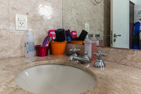 Apartamento à venda com 240m², 3 quartos e 4 vagasBanheiro da Suíte 3