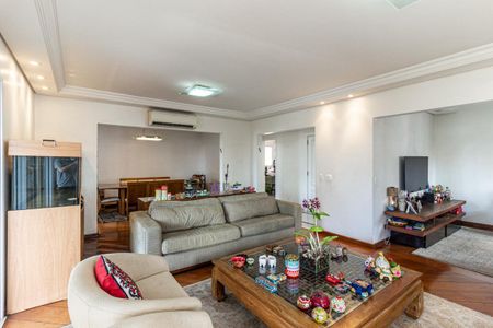 Apartamento à venda com 240m², 3 quartos e 4 vagasSala