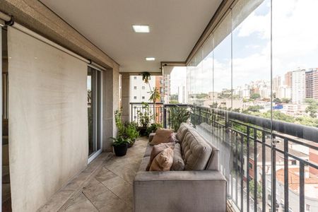 Apartamento à venda com 240m², 3 quartos e 4 vagasVaranda