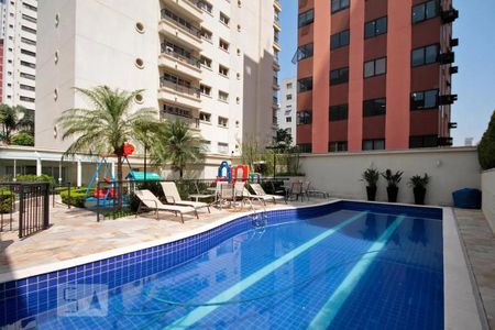 Apartamento à venda com 240m², 3 quartos e 4 vagasPiscina
