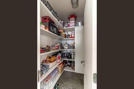 Apartamento à venda com 240m², 3 quartos e 4 vagasDespensa da Cozinha