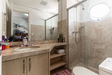 Apartamento à venda com 240m², 3 quartos e 4 vagasBanheiro da Suíte 3