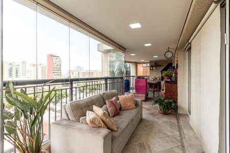 Apartamento à venda com 240m², 3 quartos e 4 vagasVaranda