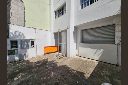 Casa à venda com 450m², 6 quartos e 1 vaga Casa à venda com 450m², 6 quartos e 1 vagaGaragem