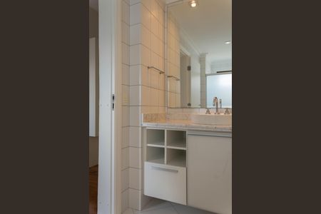 Apartamento à venda com 240m², 4 quartos e 3 vagas Apartamento à venda com 240m², 4 quartos e 3 vagasBanheiro da Suíte 2