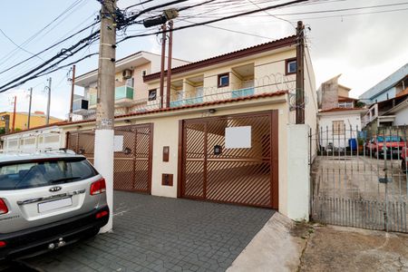 Casa à venda com 119m², 3 quartos e 2 vagas Casa à venda com 119m², 3 quartos e 2 vagasFachada