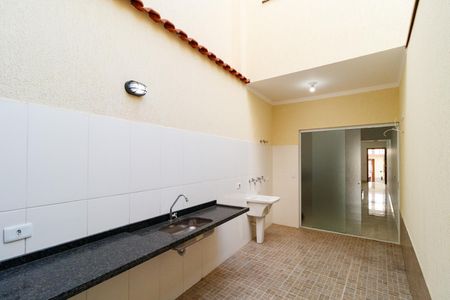 Casa à venda com 119m², 3 quartos e 2 vagas Casa à venda com 119m², 3 quartos e 2 vagasQuintal