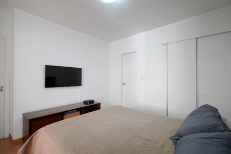 Apartamento à venda com 130m², 4 quartos e 2 vagasSuíte 