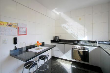 Apartamento à venda com 130m², 4 quartos e 2 vagasCozinha