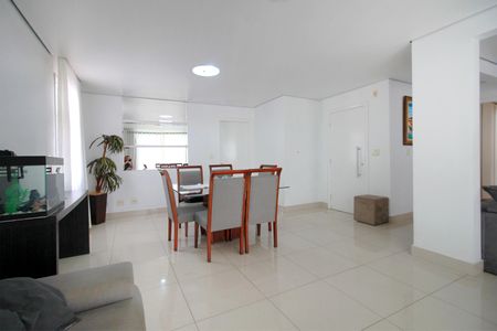 Apartamento à venda com 130m², 4 quartos e 2 vagasSala