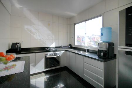 Apartamento à venda com 130m², 4 quartos e 2 vagasCozinha