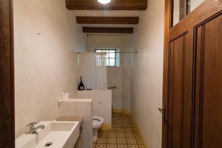 Casa à venda com 400m², 4 quartos e 15 vagasBanheiro 1