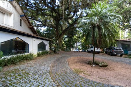 Casa à venda com 400m², 4 quartos e 15 vagasFachada