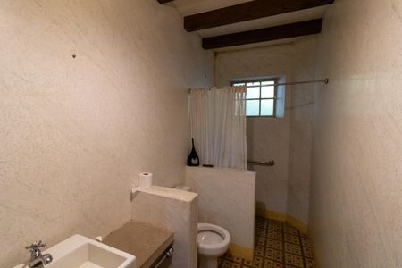 Casa à venda com 400m², 4 quartos e 15 vagasBanheiro 1