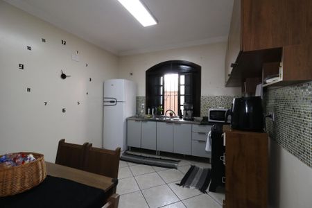 Casa à venda com 235m², 4 quartos e 6 vagasCasa 1 - Cozinha