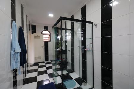 Casa à venda com 235m², 4 quartos e 6 vagasCasa 1 - Banheiro da Suíte 1