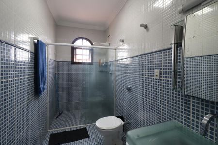 Casa à venda com 235m², 4 quartos e 6 vagasCasa 1 - Banheiro da Suíte 2