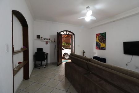 Casa à venda com 235m², 4 quartos e 6 vagasCasa 2 - Sala