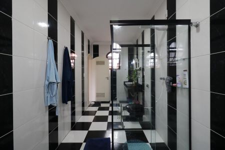 Casa à venda com 235m², 4 quartos e 6 vagasCasa 1 - Banheiro da Suíte 1