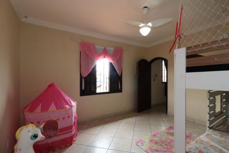 Casa à venda com 235m², 4 quartos e 6 vagasCasa 1 - Suíte 1