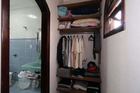 Casa à venda com 235m², 4 quartos e 6 vagasCasa 1 - Closet da Suíte 2